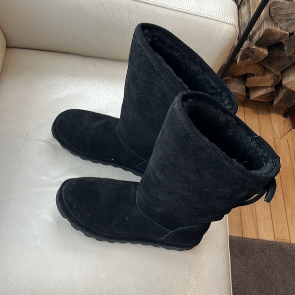 Women’s BearPaw Suede Boots, Size 9 - Picture 5 of 7